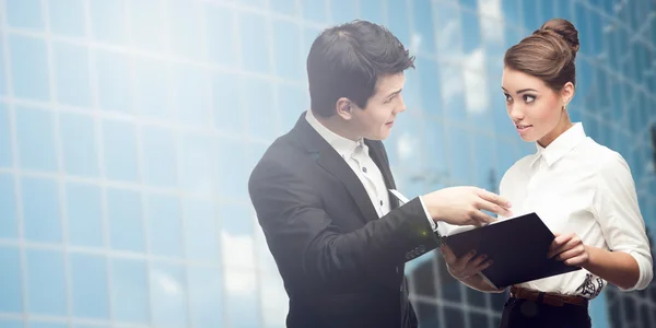 Young successful business people — Stock Photo, Image