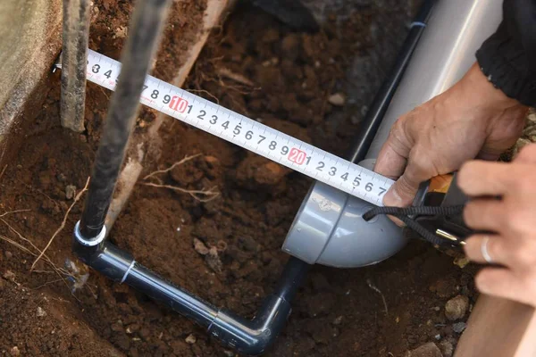 Açık Hava Lavabo Kurulumunun Inşaat Manzarası — Stok fotoğraf