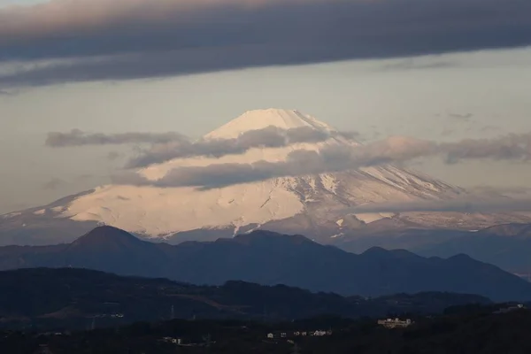 Monte Fuji Cubierto Nieve Que Emergió Las Nubes — Foto de Stock