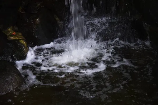 Uma Pequena Cachoeira Parque Natural — Fotografia de Stock