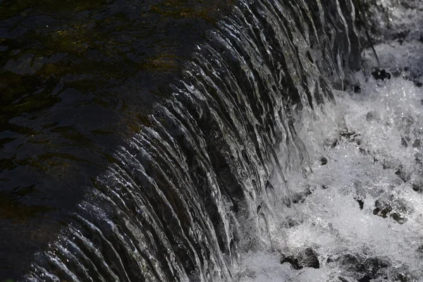 Természetes Elvont Háttér Splashing Patak Weir — Stock Fotó