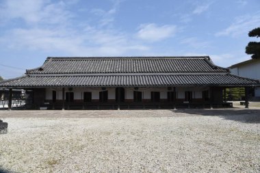 Burası Japonya 'da Edo döneminde (1603-1867) bariyer olarak kullanılmıştır. Kosai Şehri, Shizuoka Bölgesi Arai Sekisho