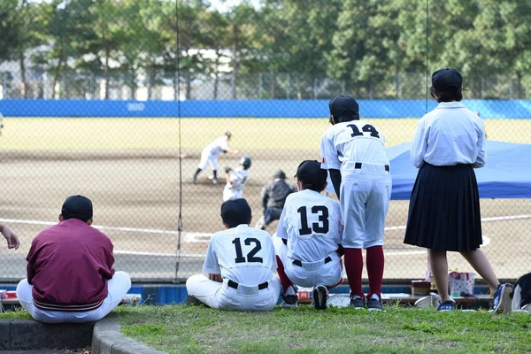 Paisagem Jogo Beisebol Menino Parque Atlético — Fotografia de Stock