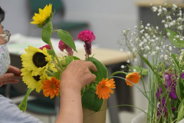 A scene of the flower arrangement class