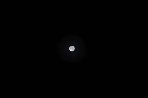 2021年9月21日 日本满月 我们有个习惯 八月十五日在农历上看月亮 这一天的满月在日本被称为 玉树无美月 最重要的是 — 图库照片