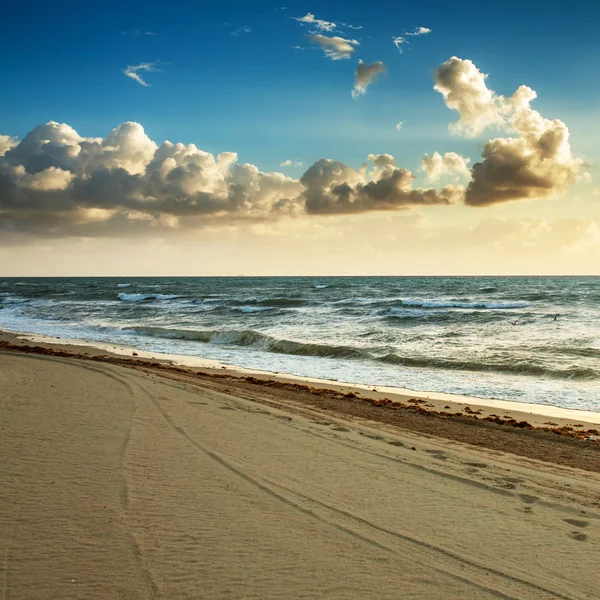 Sonnenuntergang am Strand — Stockfoto