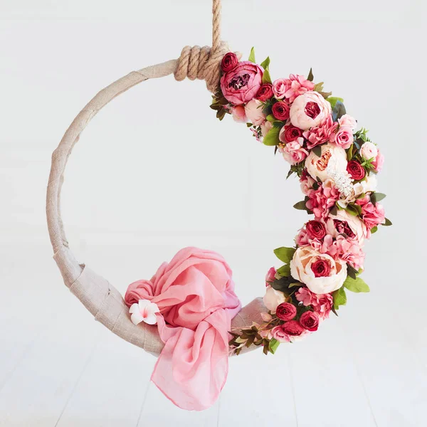 Νεογέννητο Μωρό Κούνια Φωτογραφία Diy Floral Κρέμεται Στεφάνι — Φωτογραφία Αρχείου