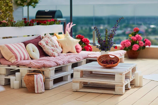 Muebles Paleta Lindo Acogedor Con Almohadas Colores Patio Verano Sala — Foto de Stock