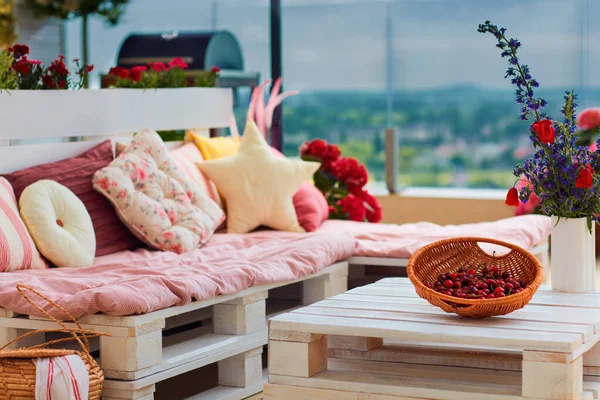 Muebles Paleta Lindo Acogedor Con Almohadas Colores Patio Verano Sala — Foto de Stock