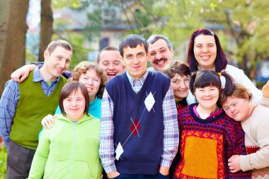 bir grup Engelli mutlu insan
