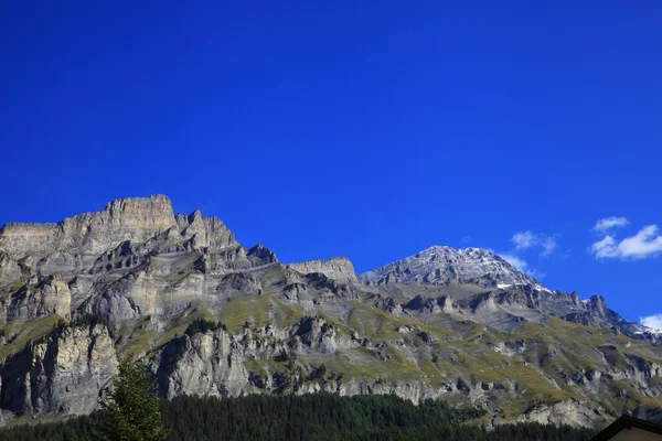 Rinderhorn mountain a balmhorn mountain — Stock fotografie