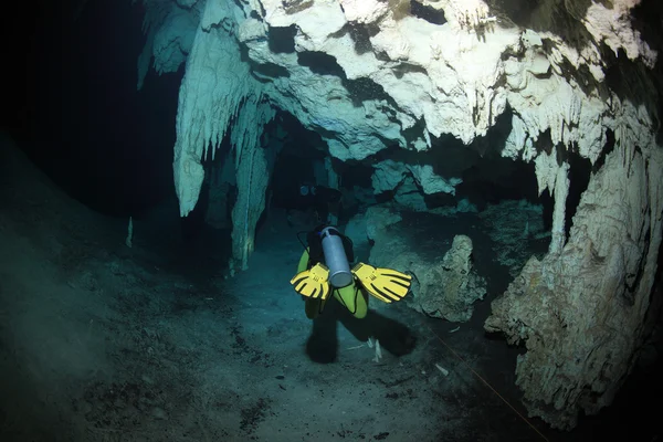 Cave diving in the cenote underwater cave — Stock Photo, Image