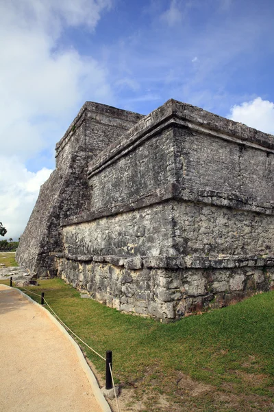 Antiguo templo maya de piedra — Foto de Stock