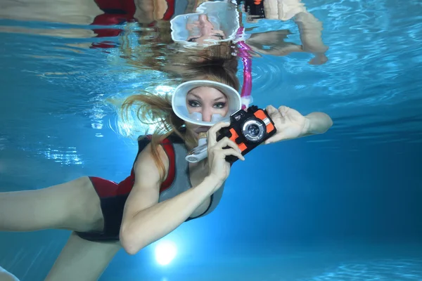 女性 snorkeler — 图库照片