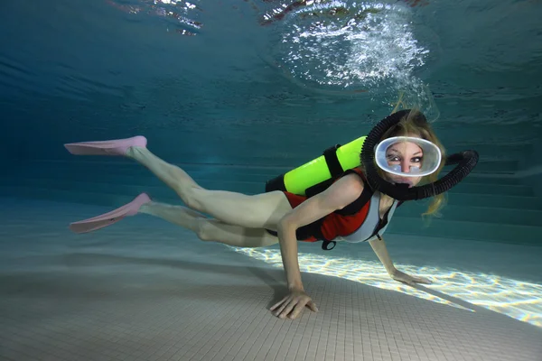 Прыгун с аквалангом — стоковое фото