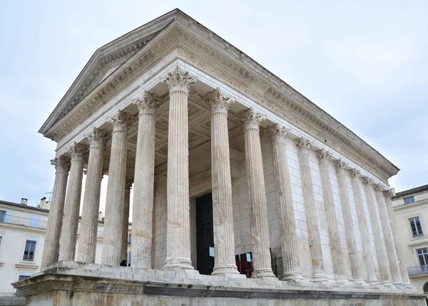 Prästerna Och Cella Maison Carree Centrum Nimes Södra Frankrike Det — Stockfoto