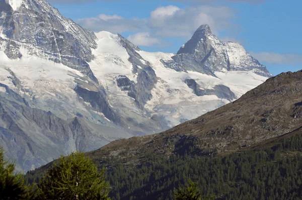 El Matterhorn y la cara oeste de la Dent Blanche —  Fotos de Stock