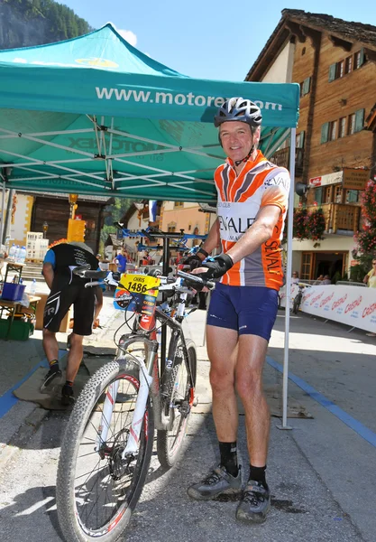 Chris Slinger w wyścigu rowerów górskich Grand Raid — Zdjęcie stockowe