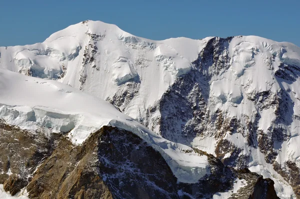 The dangerous high summit for climbers of Liskamm — Stock Photo, Image