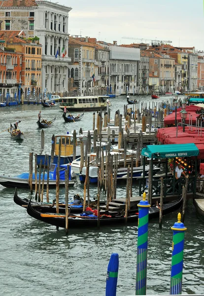 Aktivitet på grand canal — Stockfoto