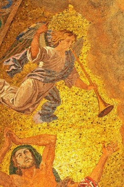 Bir melek trompet mozaiği