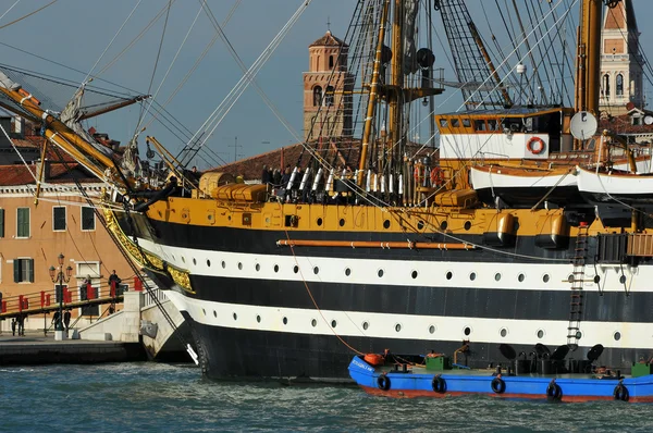 Das große schiff der amerigo vespucci — Stockfoto