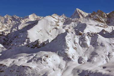 Zinalrothorn ve Dent Blanche