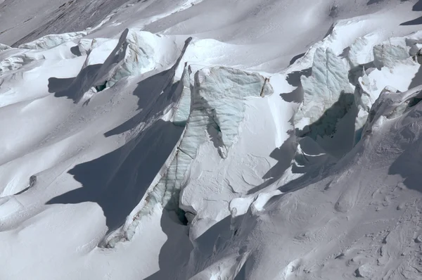 Chute de glace sur un glacier — Photo