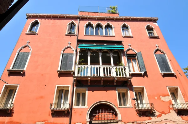 Architettura veneziana vecchio palazzo veneziano — Foto Stock