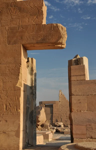 Broken lintel in the Ramesseum — Stockfoto