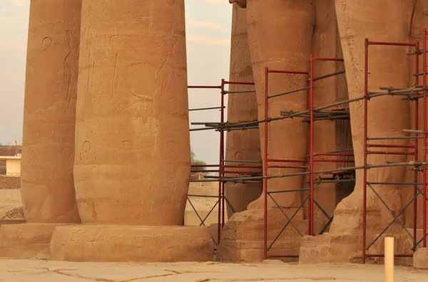 Templo de Ramsés II em Tebas perto de Luxor — Fotografia de Stock