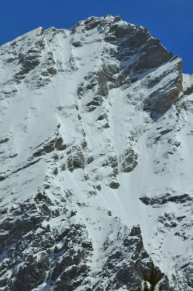 De Weisshorn in de zuidelijke Zwitserse Alpen. — Stockfoto