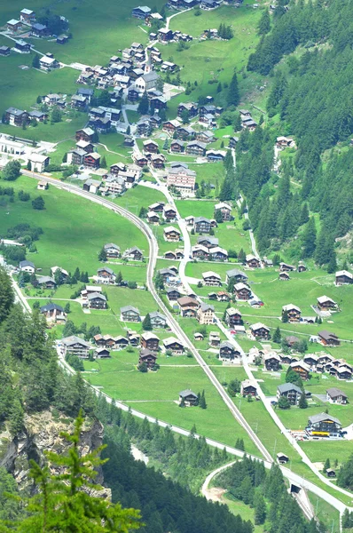 Het dorp van Randa, in de buurt van Zermatt — Stockfoto