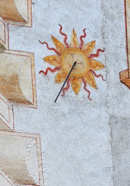 Boyalı güneş bir duvara çevir 