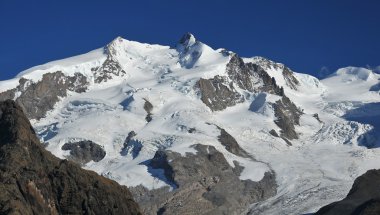 İsviçre Alpleri'nde Monte Rosa