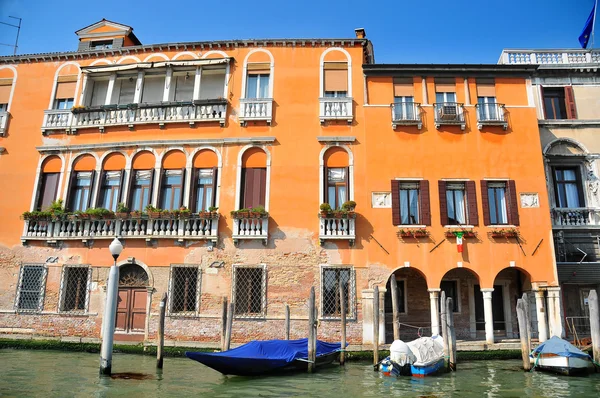 Palácio veneziano no grande canal — Fotografia de Stock