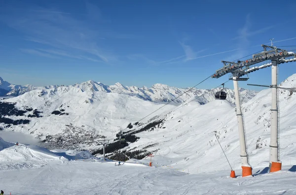 Esqui na Suíça, Alpes Suíços — Fotografia de Stock