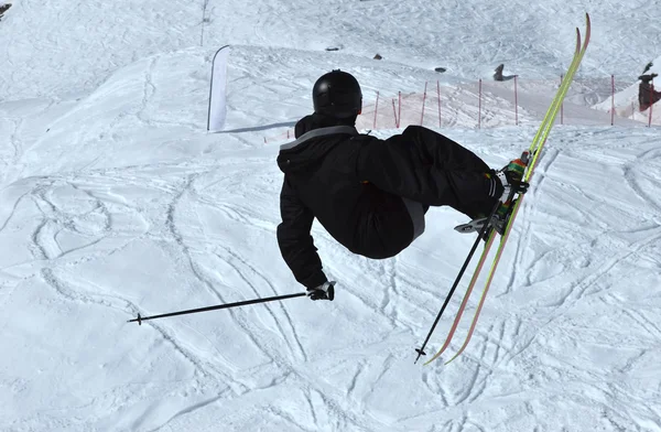 A free ride ski jumper — Stock Photo, Image