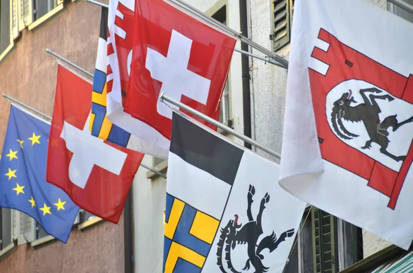 Bandeiras nacionais da Suíça — Fotografia de Stock