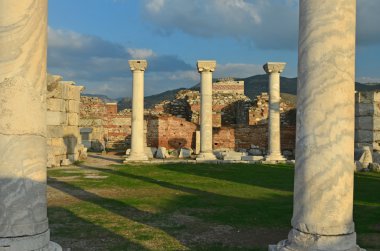 Antik Bazilikası kalıntıları