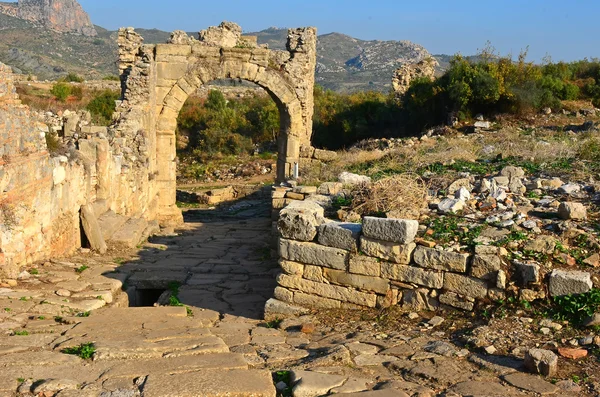 Felvételi ív a felső város Aspendos — Stock Fotó