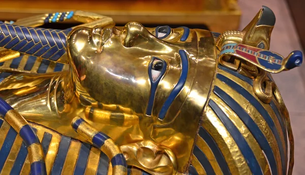 Ancient egyptian gold sarcophagus — Stock Photo, Image