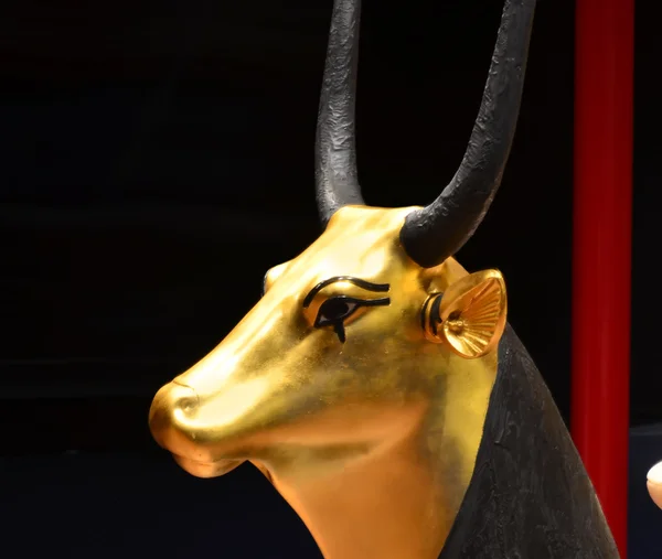 Alte ägyptische Goldhathor-Statue — Stockfoto