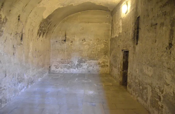Antigua celda de prisión vacía — Foto de Stock