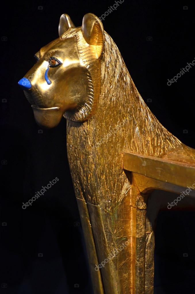 Egyptian golden statue of lion Stock Editorial Photo © mountainpix