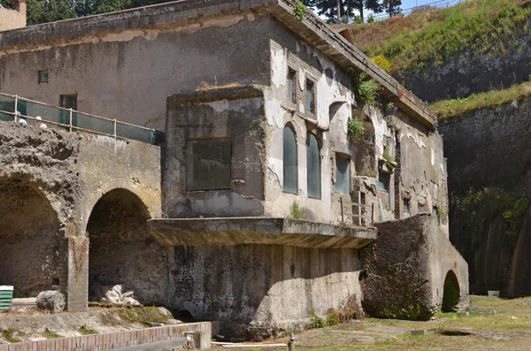 Well preserved suburban baths — ストック写真