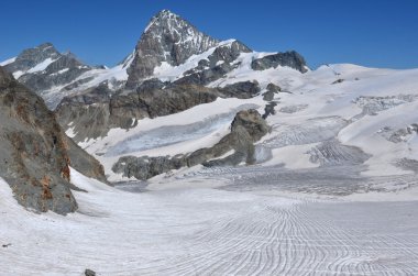 Dent Blanche ısmarlayarak