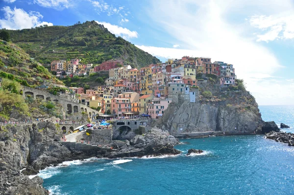 The beautiful and popular village of Manarola — Stock Photo, Image