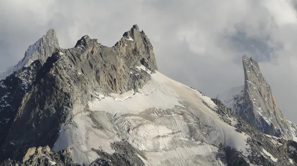 Snow capped mountains — Stock Photo, Image