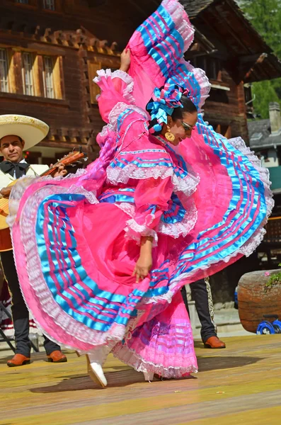 Mexican dancing girl — 图库照片